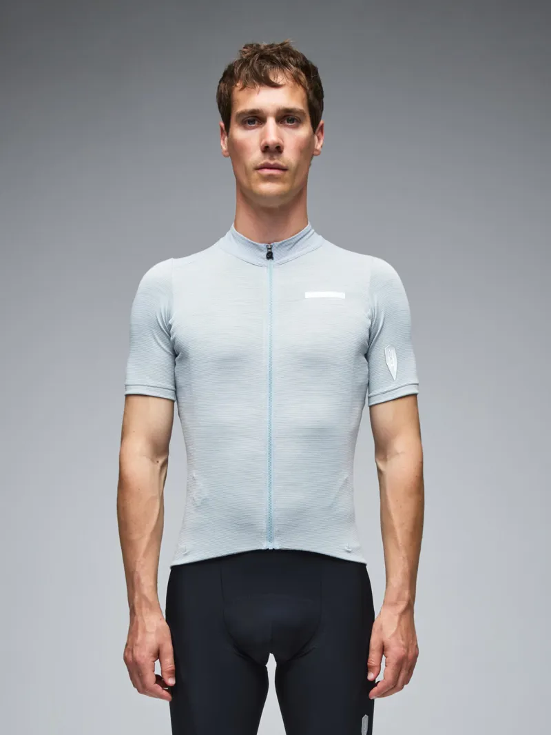 Q36.5 ADVENTURE Tech Merino Jersey : ICE GREY-2