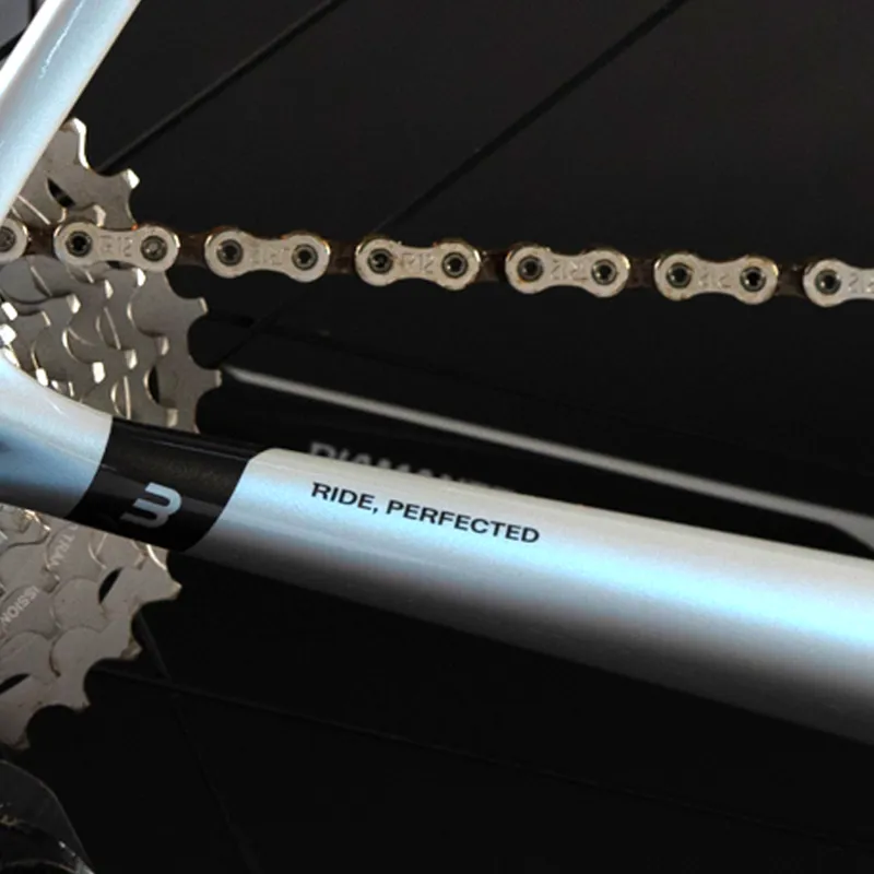 2021 Basso DIAMANTE DISC Carbon Road Bike with CHORUS 12 in Opal White-4