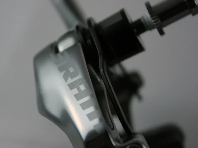 SRAM Red : Aero Link Brakes-1