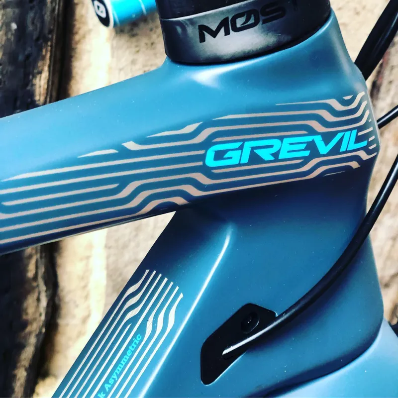 Pinarello GREVIL Ultegra Carbon Adventure Bike in Vertigo Blue-4