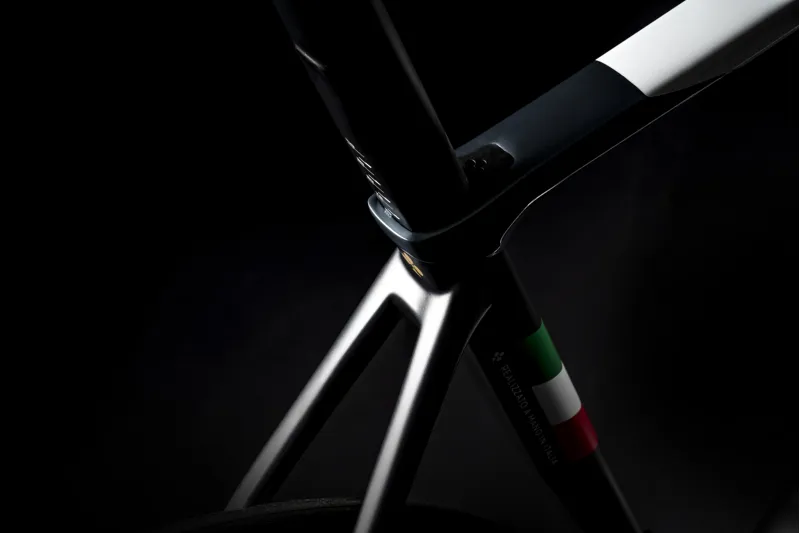 Colnago C68 R Disc Carbon Road Bike Shimano Di2 12 Speed HRWH : White-8