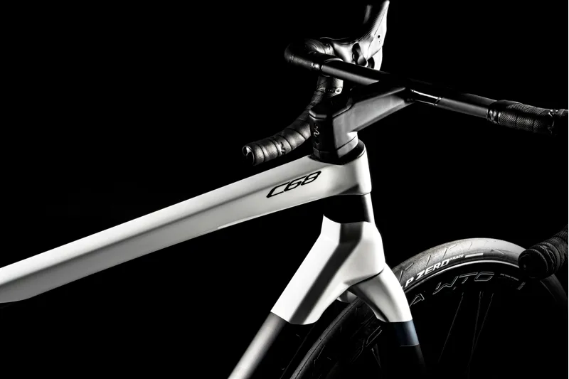 Colnago C68 R Disc Carbon Road Bike Shimano Di2 12 Speed HRWH : White-13