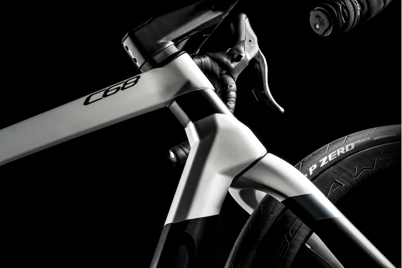 Colnago C68 R Disc Carbon Road Bike Shimano Di2 12 Speed HRWH : White-12