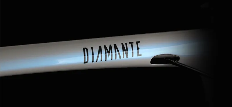 2022 Basso DIAMANTE DISC Carbon Road Bike with ULTEGRA in Opal White-8