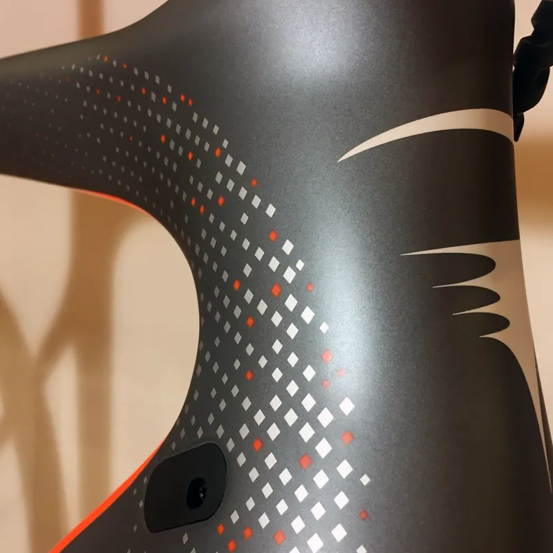 Pinarello Dogma F10 DISC Road FRAMESET : 915 : Mars Orange-11