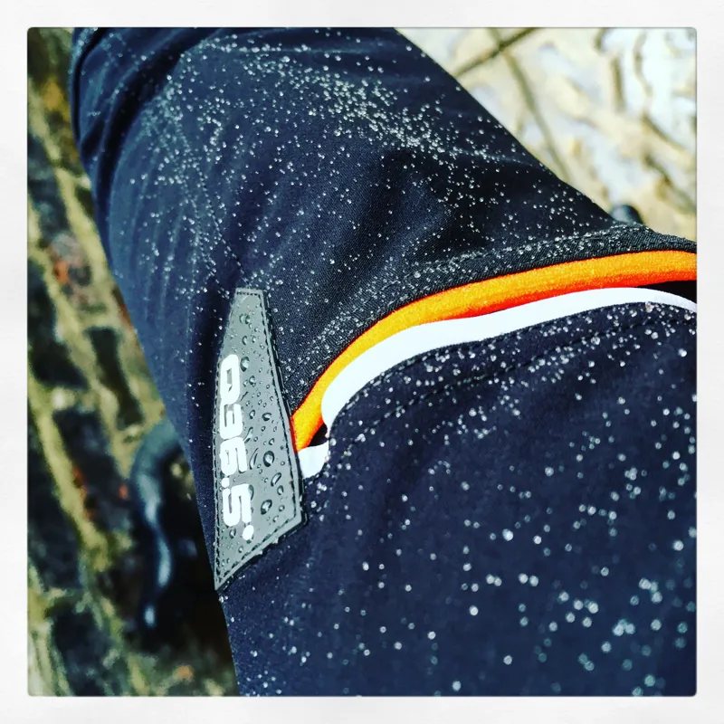 Q36.5 Hybrid Que Long Sleeve Jersey : Black / Black-2