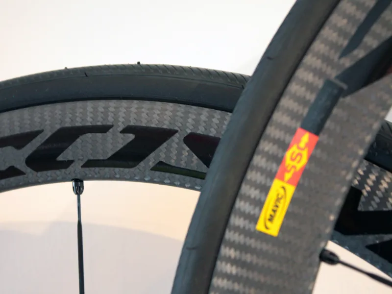 Mavic Cosmic Carbone 40 C Carbon Clincher Wheels-6