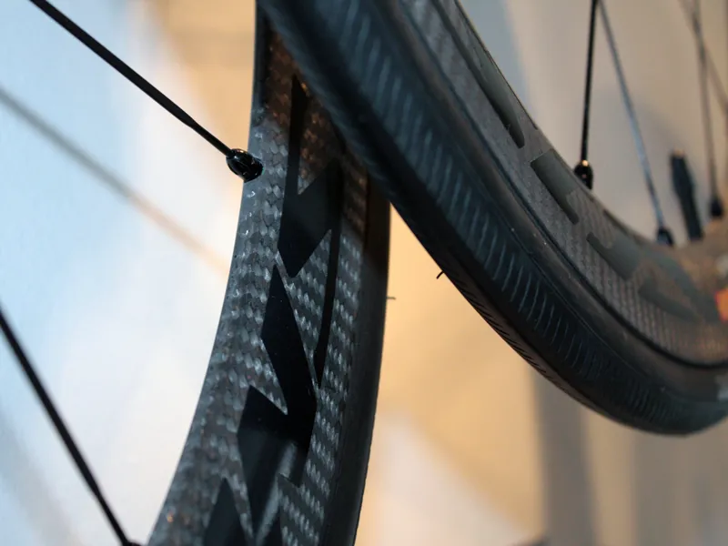 Mavic Cosmic Carbone 40 C Carbon Clincher Wheels-4