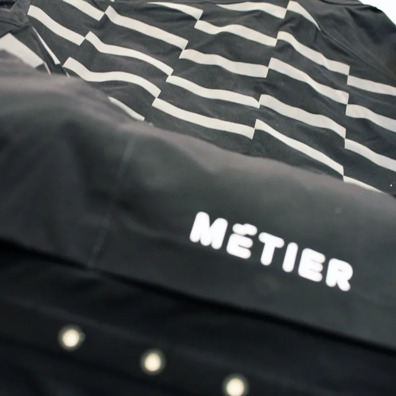 Metier Beacon Womens Cycling Jacket : Black-4