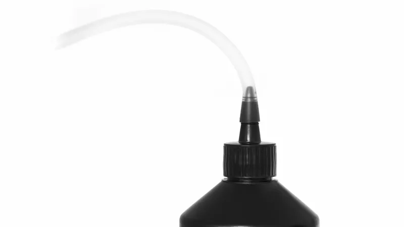 Muc-Off No Puncture Hassle Kit : Tubeless Tyre Sealant : 1 Litre-2