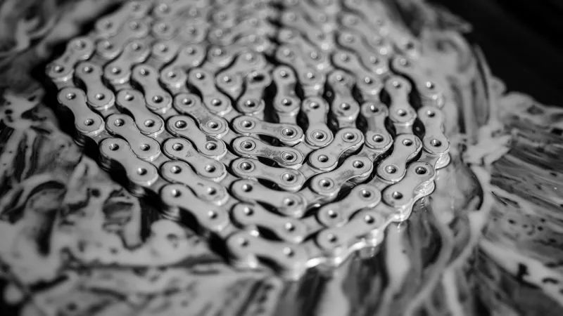 Muc-Off NTC : Performance Nanotube Chain : SHIMANO-1