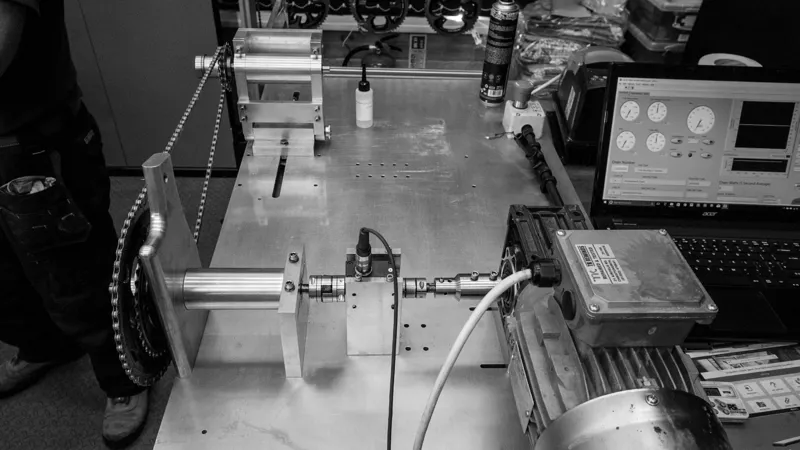 Muc-Off NTC : Performance Nanotube Chain : SHIMANO-3