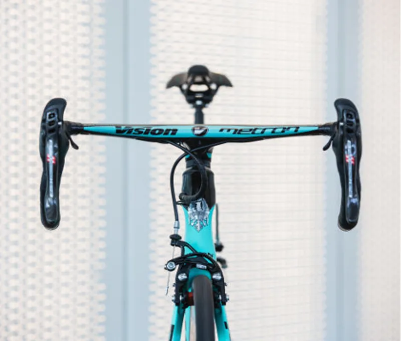 2017 Bianchi Oltre XR4 CV : Ultegra Di2 : Celeste/Black-2