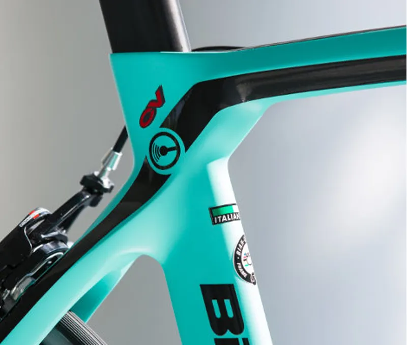 2017 Bianchi Oltre XR4 CV : Ultegra Di2 : Celeste/Black-7