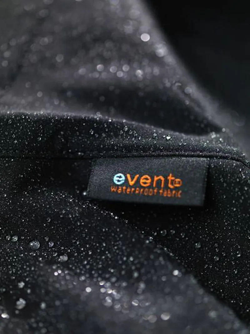 Le Col eVent Rain Jacket : Black / Red-3