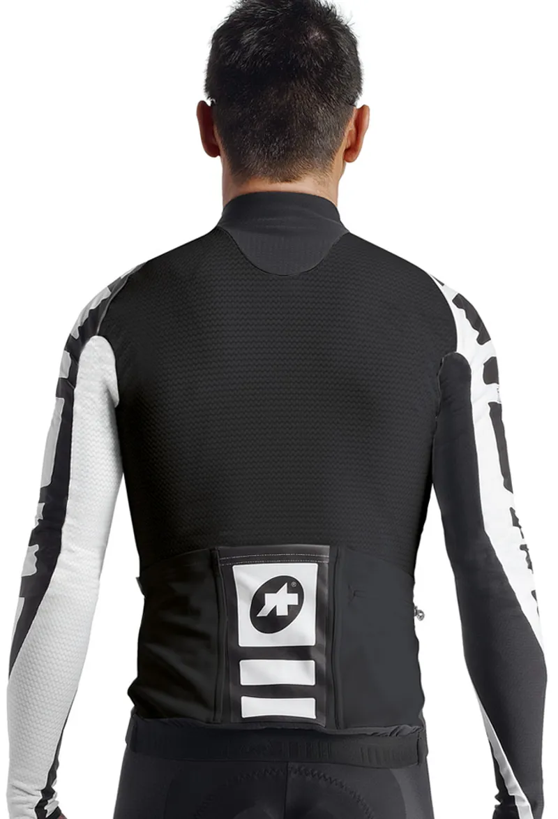 ASSOS、アソスij.tiburu.4 サイクルジャケット BKVOL.jpg