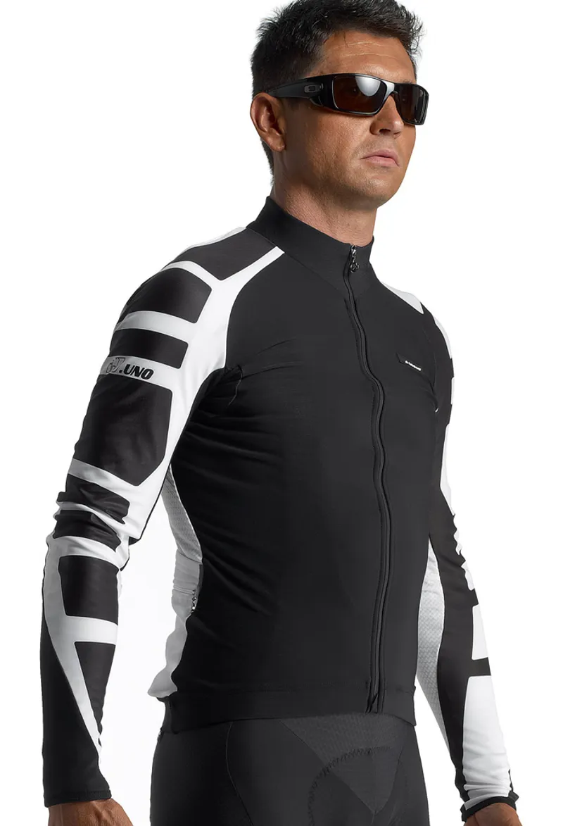 Assos iJ.tiburu.4 Black