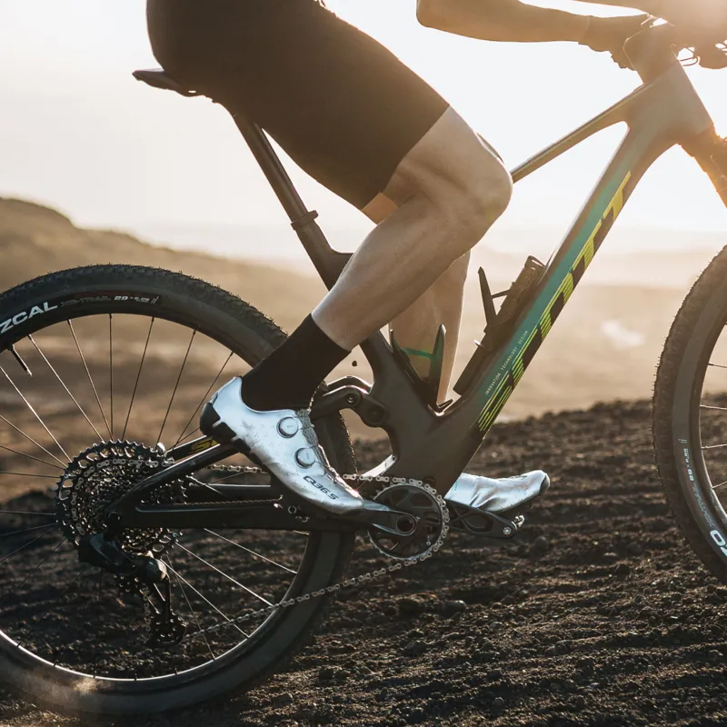 Q36.5 UNIQUE ADVENTURE Shoes in SILVER : Unisex Off-Road Cycling Shoes-6