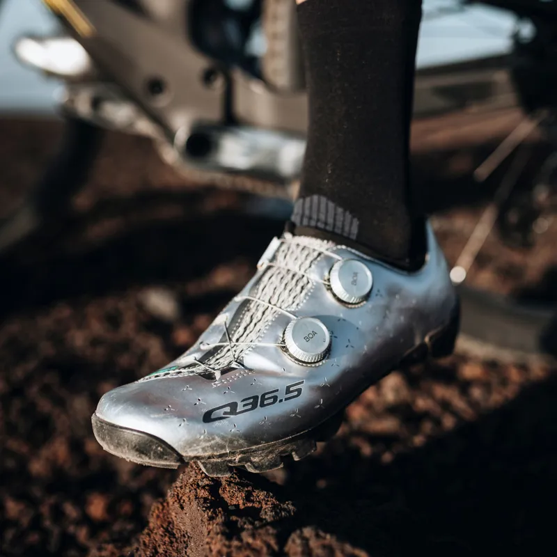 Q36.5 UNIQUE ADVENTURE Shoes in SILVER : Unisex Off-Road Cycling Shoes-5