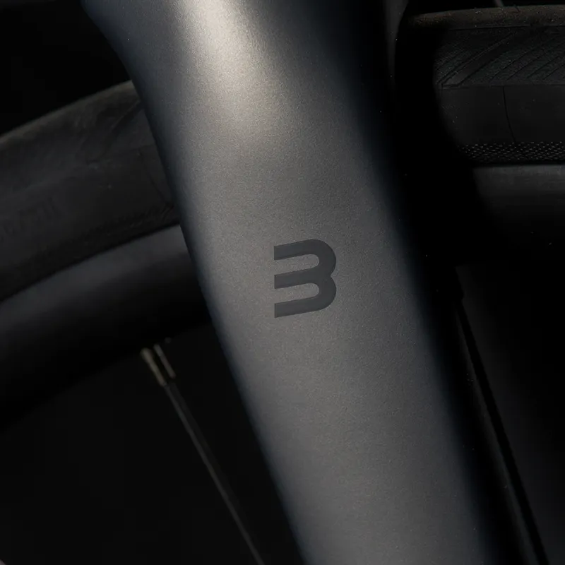 2022 Basso VENTA Rim Brake Carbon Road Bike with 105 in Black-2