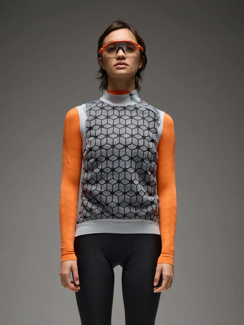 Q36.5 BULLET  PROOF Base Layer : Sleeveless-5