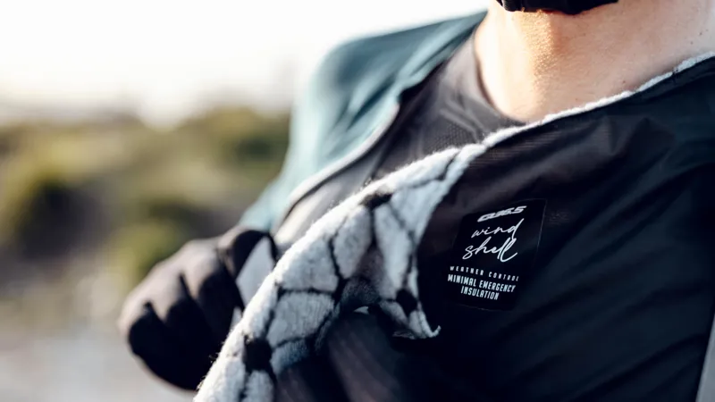 Q36.5 Wind Shell : Black-4