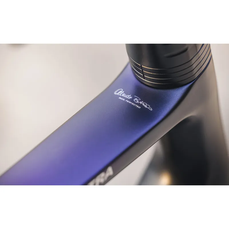 2023 Basso Astra Disc Ultegra Di2 Road Bike in Chameleon Purple-3