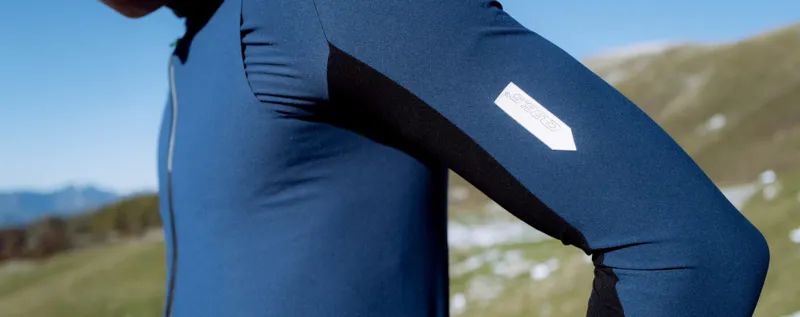 Q36.5 Dottore Hybrid Vest : NAVY-5