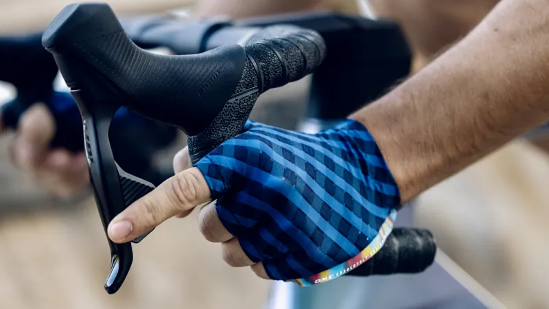 Q36.5 Dottore CLIMA Summer Gloves : NAVY-2