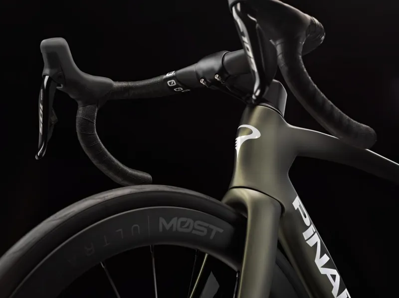 2026 Pinarello F5 105 Di2 + Ultrafast 45 Wheels : Etna Black-6