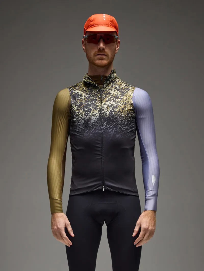 Q36.5 Gregarius Hybrid Vest : Alpi Camo : BLACK-2