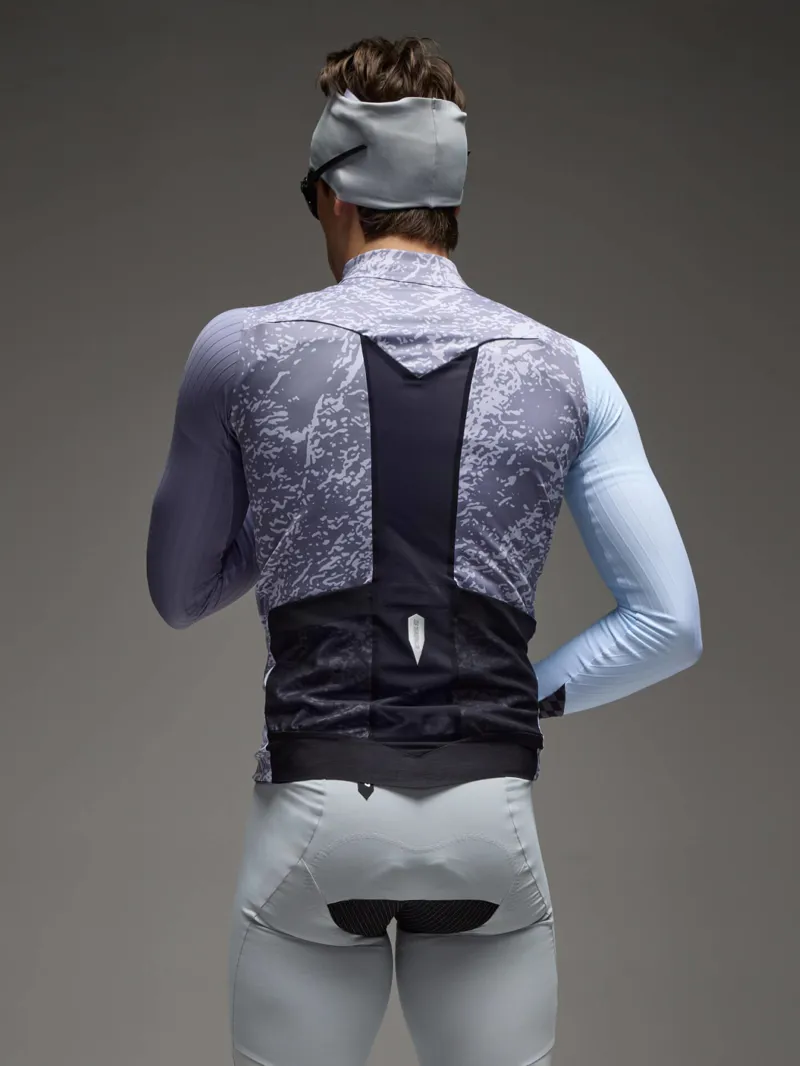 Q36.5 Gregarius Hybrid Vest : Alpi Camo : GRISAILLE BLUE-3