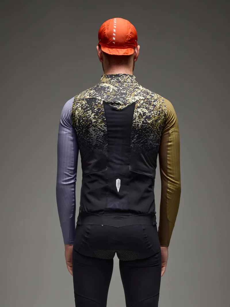 Q36.5 Gregarius Hybrid Vest : Alpi Camo : BLACK-3
