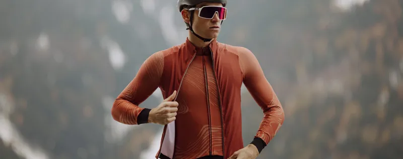 Q36.5 Gregarius Hybrid Dolomites Long Sleeve Jersey : RUST RED-4