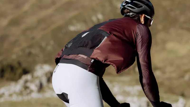 Q36.5 Gregarius Hybrid Vest : COFFEE BROWN-4