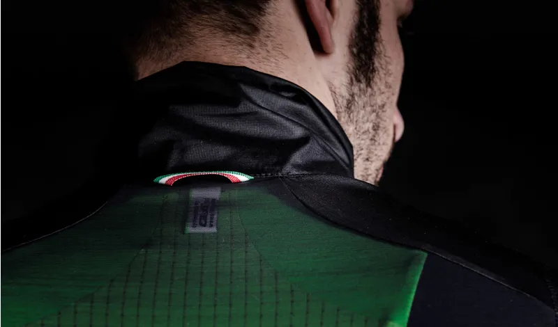 Q36.5 Air Vest : BLACK-3