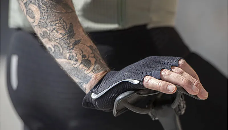 Q36.5 Mens UNIQUE 3-Dimensional Summer Glove-2