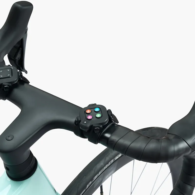 Wahoo KICKR CORE 2 Smart Trainer : Zwift Cog + Click-2