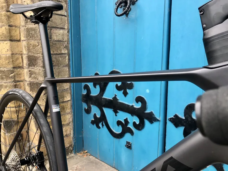 Orbea Orca M30i Carbon Road bike with Shimano 105 Di2 in Black-5