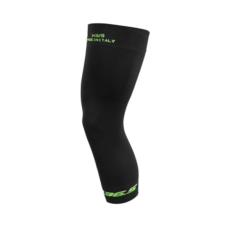Q36.5 Sun and Air Knee Covers : Black-1