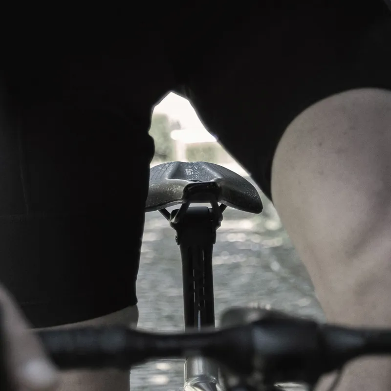 Fizik TEMPO ARGO R3 Short Nose Saddle : Kium Rail : Les Classiques-5