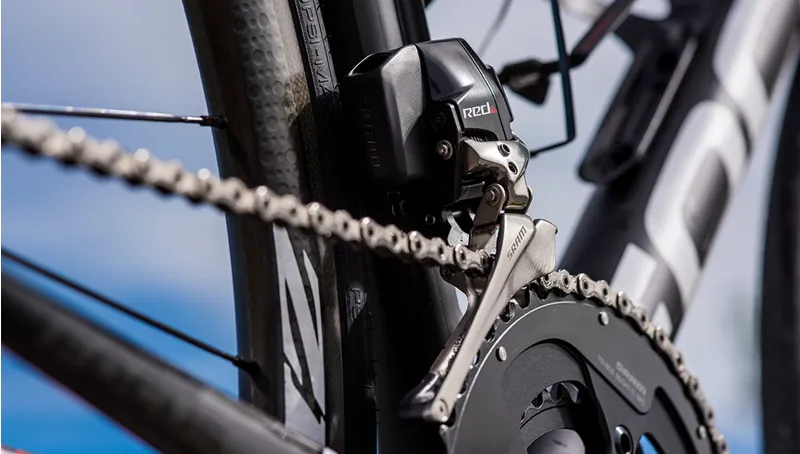 SRAM Red eTap Wireless Groupset : BB30 Crank-7