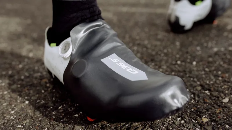 Q36.5 Rain Toe Covers-1