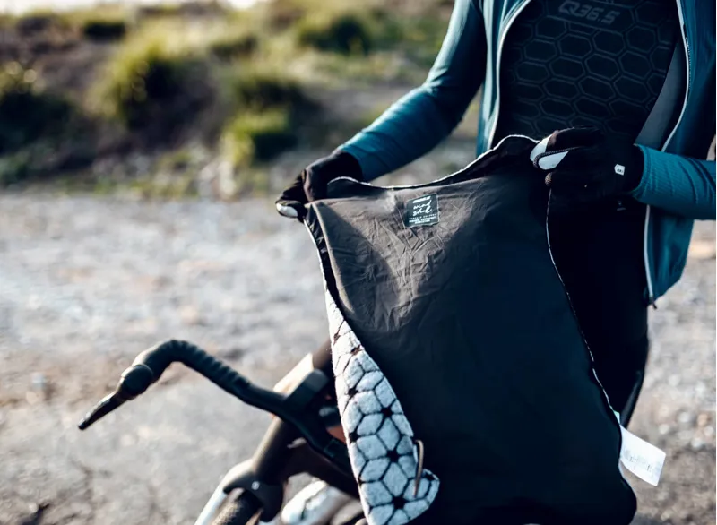 Q36.5 Wind Shell : Black-6