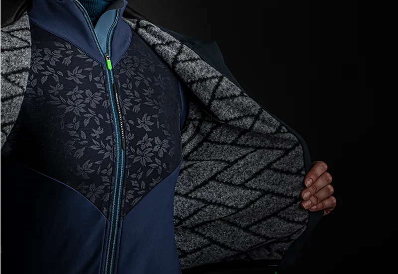 Q36.5 Womens Adventure Jacket : BLACK-3