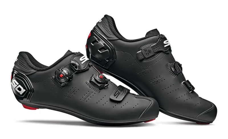 wide fitting road cycling shoes