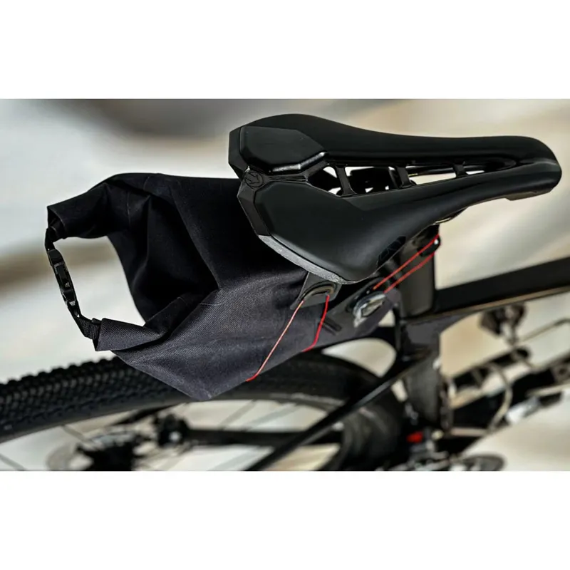 Silca Grinta Roll-Top Adventure Saddle Bag : 2 - 5 Litres-6