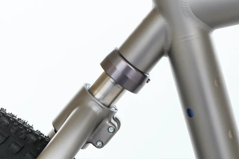 Moots Routt YBB Titanium Disc Frame And Kit : Di2 : Brushed Ti-1